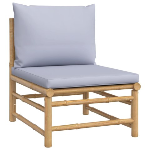 ŚRODKOWA SOFA OGRODOWA Z JASNOSZARYMI PODUSZKAMI BAMBUSOWA