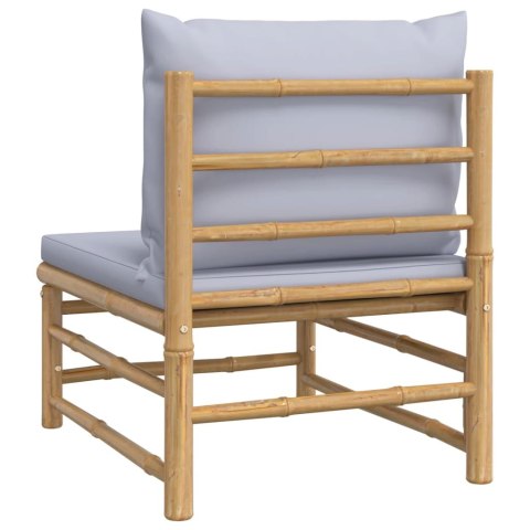 ŚRODKOWA SOFA OGRODOWA Z JASNOSZARYMI PODUSZKAMI BAMBUSOWA