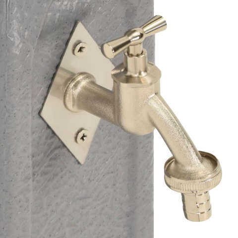 PUNKT POBORU WODY Z KRANEM JASNOSZARY WYGLĄD KAMIENIA