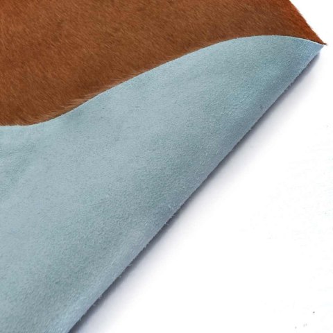 DYWANIK ZE SKÓRY BYDLĘCEJ BRĄZOWO-BIAŁY 180X220CM